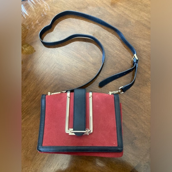 Marciano GUESS Colorblock SUEDE Crossbody LEATHER Purse Clutch Red Gold Black - Picture 1 of 13